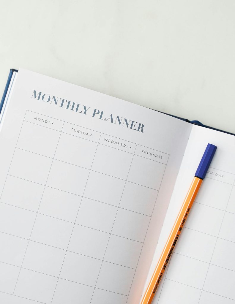 How to Build a Monthly Budget That Works (Without Cutting All Fun) 1 2h media YbtlsuQEp1I unsplash
