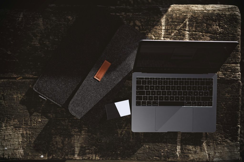 bert b SUlisDzP9W8 unsplash