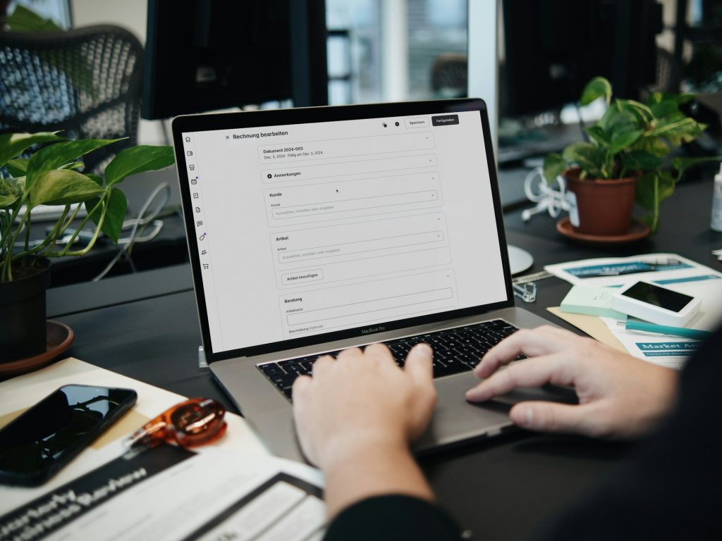 Best Robo-Advisors for Beginner Investors in 2025 1 sumup IIcjlBm610M unsplash