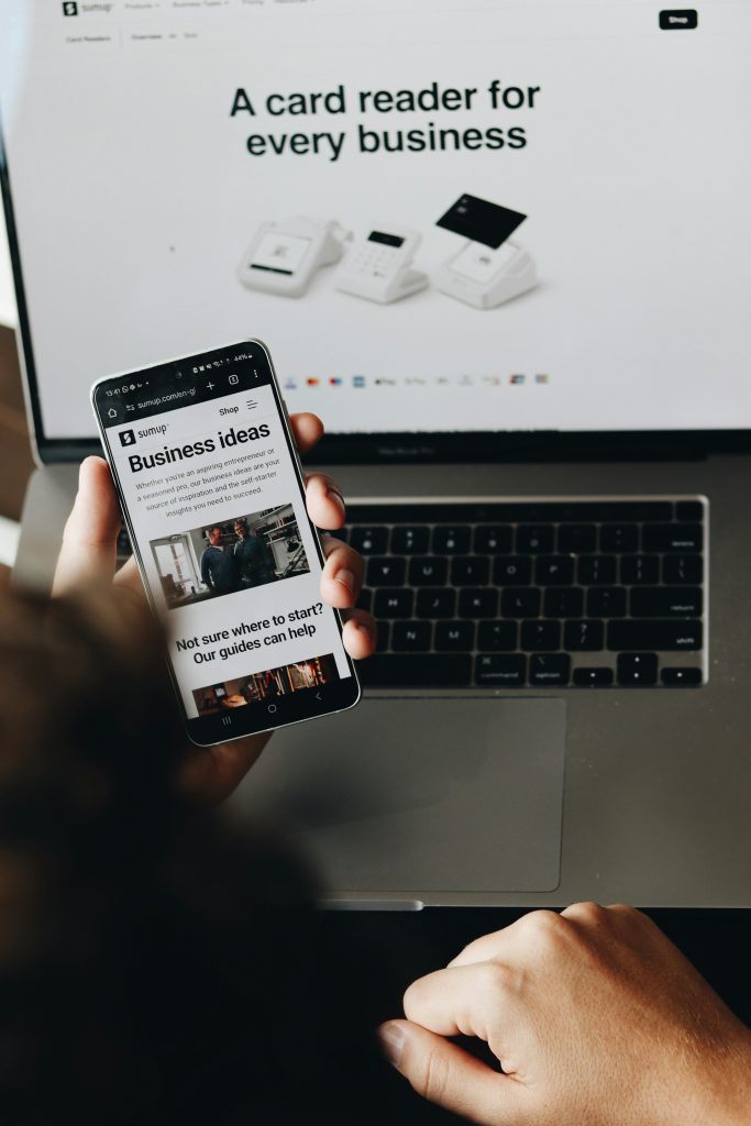 Robinhood vs. Fidelity: Which Is Better for New Investors? 1 sumup kRv6EgQ45IE unsplash